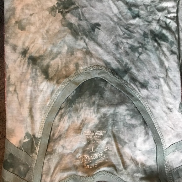 NWT Zumiez tees - Picture 5 of 6